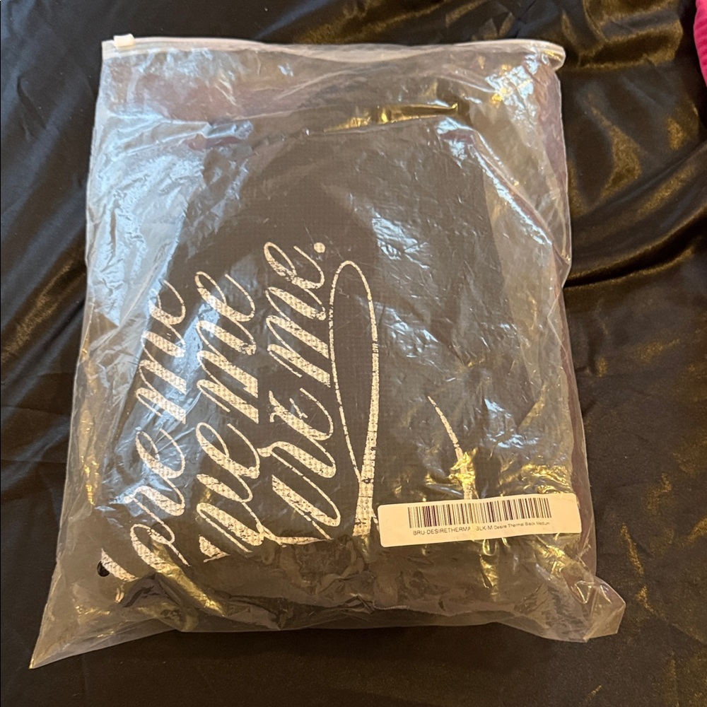 Men's Black Long Sleeve Tee